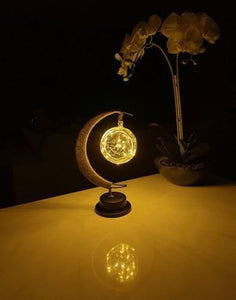 The enchanting moon lamp