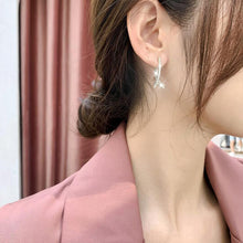 Load image into Gallery viewer, Cross Curved Earrings✨
